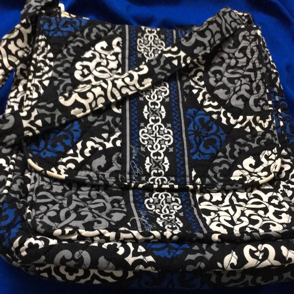 VERA BRADLEY CROSS BODY BAG USE PERFECT CONDITION BLUE & BLACK